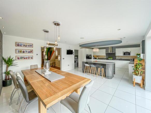 Kitchen/Breakfast/Dinning Room