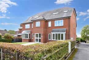 Flat 5, 4 Courtenay House, St Christophers Road, Haslemere GU27 1EP