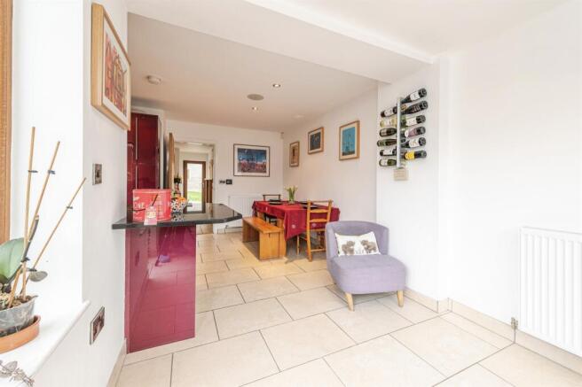 4 bed Town House for sale Image 9