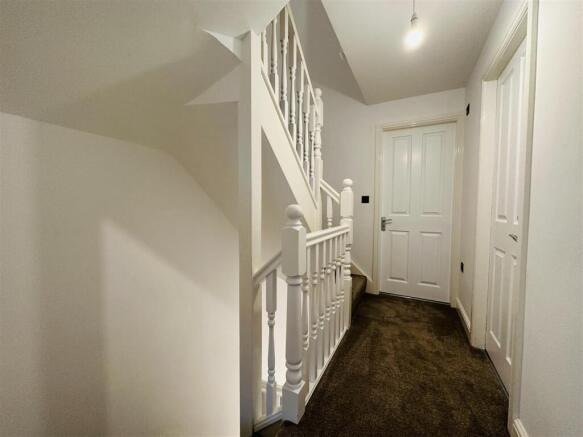 3 bed Semi-Detached for sale Image 8