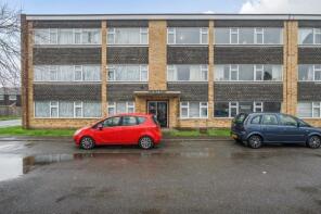 13, Hunters Court, Reading RG5 4HQ