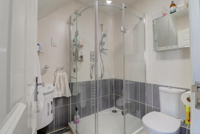 En suite shower room.jpg
