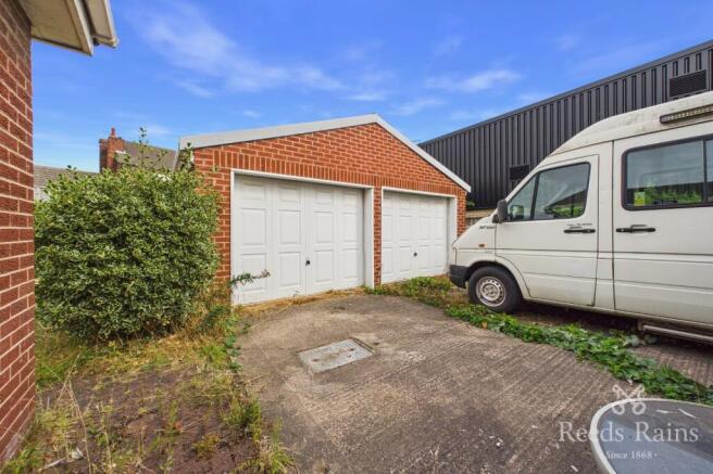 3 bed Bungalow for sale Image 8