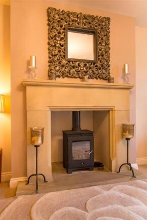 FEATURE FIREPLACE
