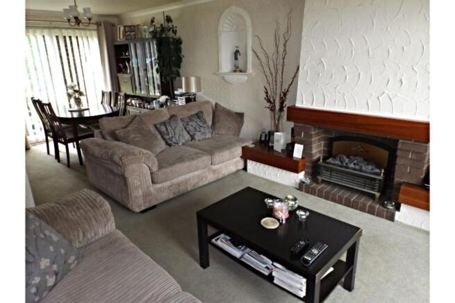 Lounge/Dining Room