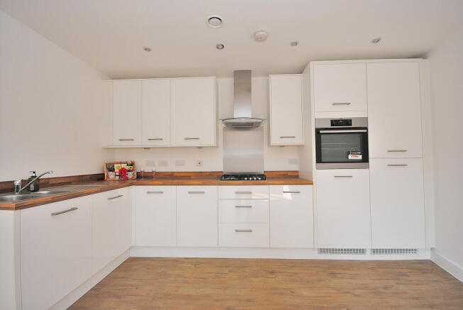 21 regents court kit