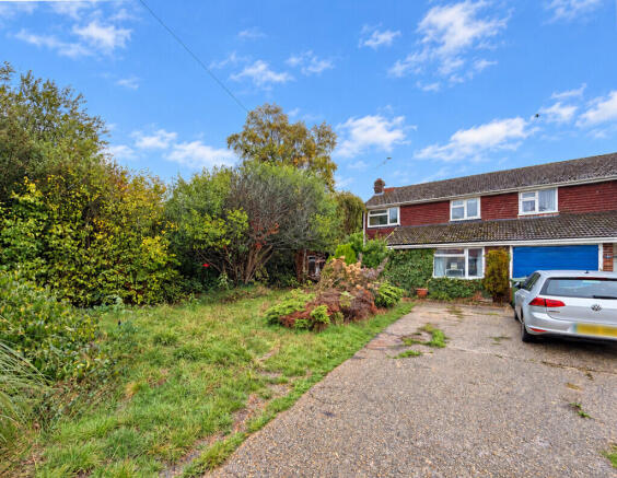 4-bed terraced on Winchester Way, Blackwater, £400,000