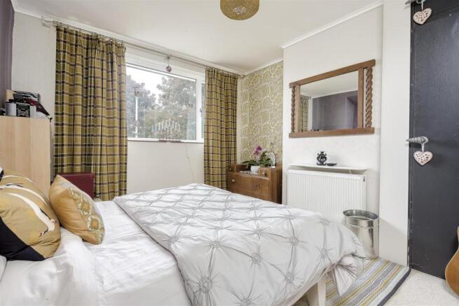 house-ballards-green-burgh-heath-122.jpg