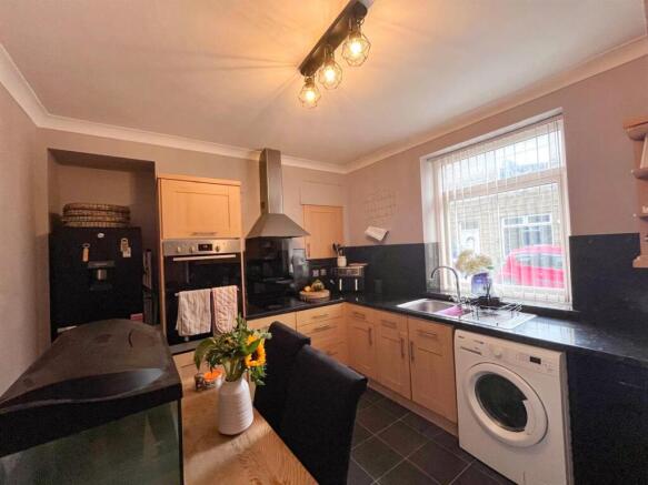 2 bed Terraced for sale Image 5