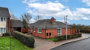 23, Corn Fields, Atherstone CV9 3DZ
