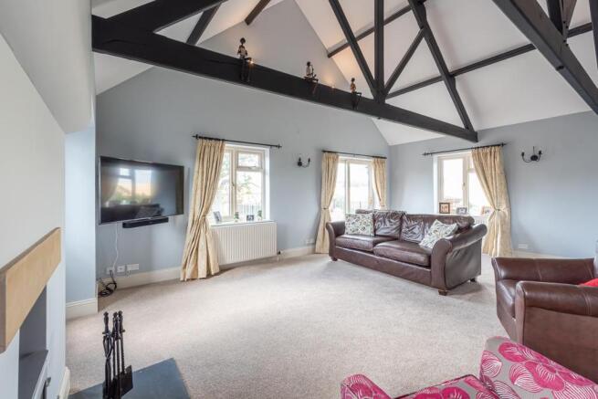 FIRST FLOOR LANDING LIVING ROOM