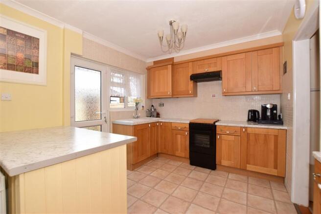 Kitchen / Dining Area