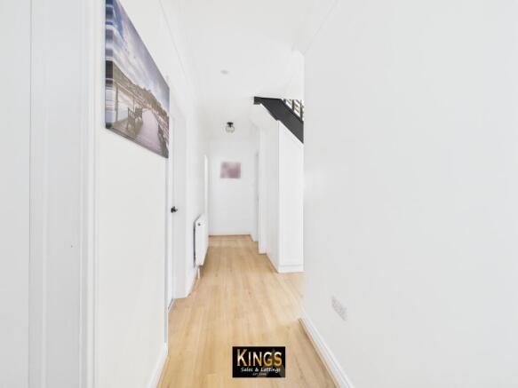 4 bed Detached Bungalow for sale Image 8
