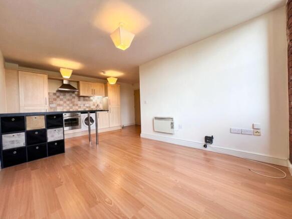 2 bed Apartment for sale Image 3