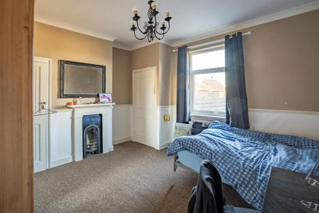 4 bed Town House for sale Image 7