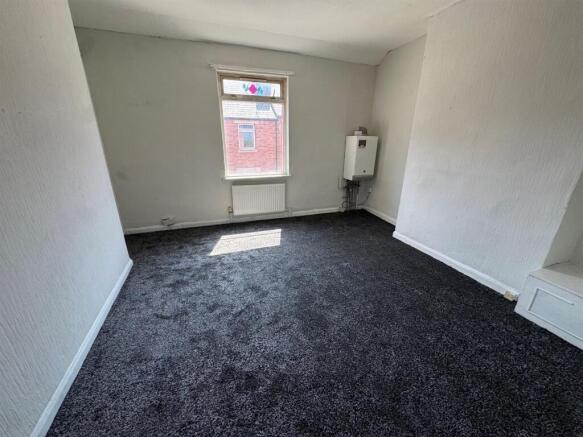 bedroom 1.jpg