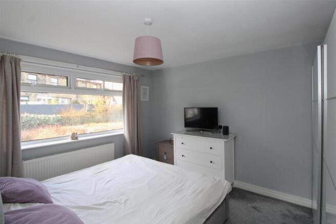 Bedroom One 1.JPG