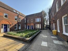 8, Stamford House, Oxford Road, Aylesbury HP19 8EY
