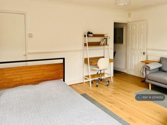 Bed 1/Living Room