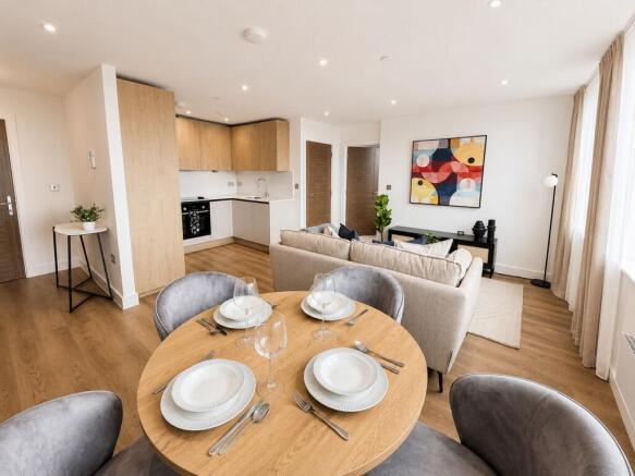 Open plan lounge/dining room/kitchen