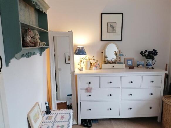 BEDROOM 2