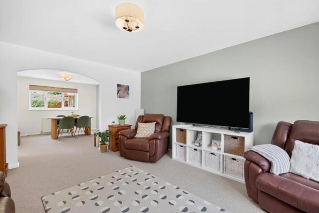 4 bed Detached for sale Image 6