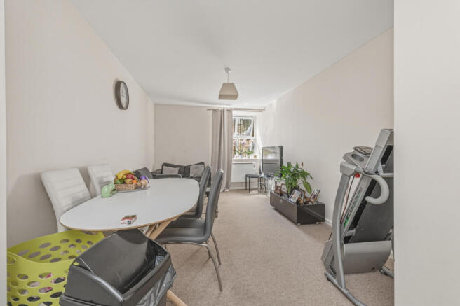 1 bed Flat for sale Image 4