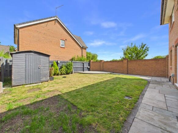 4 bed Detached for sale Image 11