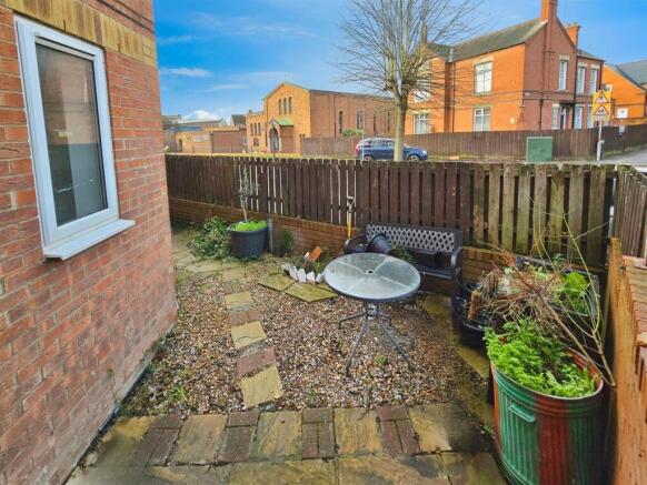 Higham-Road-Prime-Choice-Courtyard-Garden.jpg