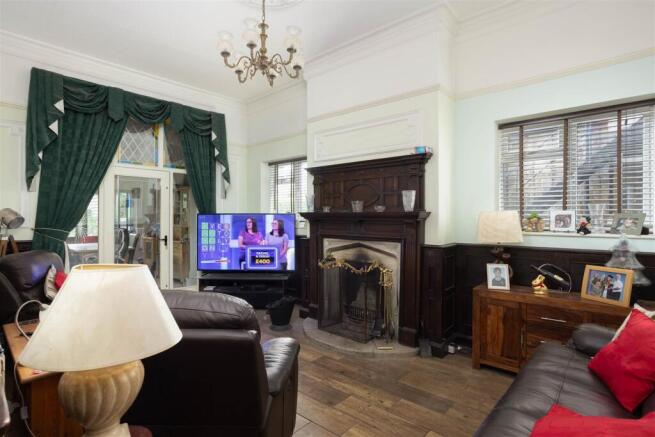 6 bed Detached for sale Image 6