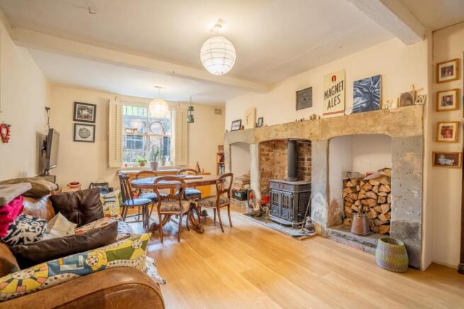 6 bed Town House for sale Image 6