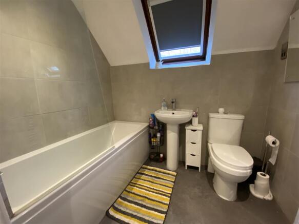 1st floor baths.JPG
