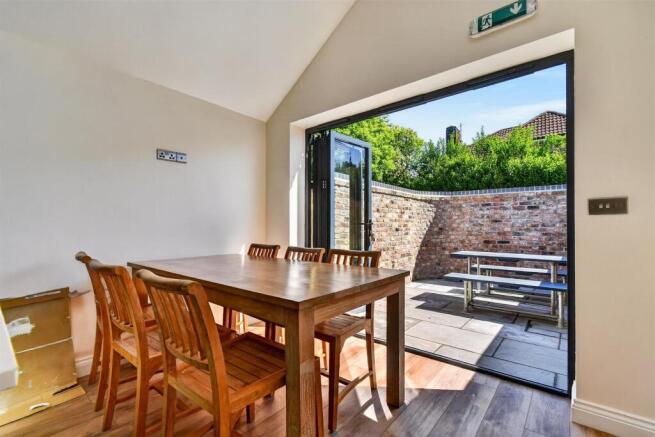3 bed Terraced for sale Image 6
