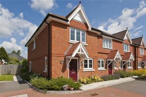 4, Tanners Mews, Farncombe, Godalming GU7 3FA