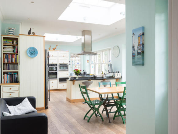 Kitchen/dining/da...