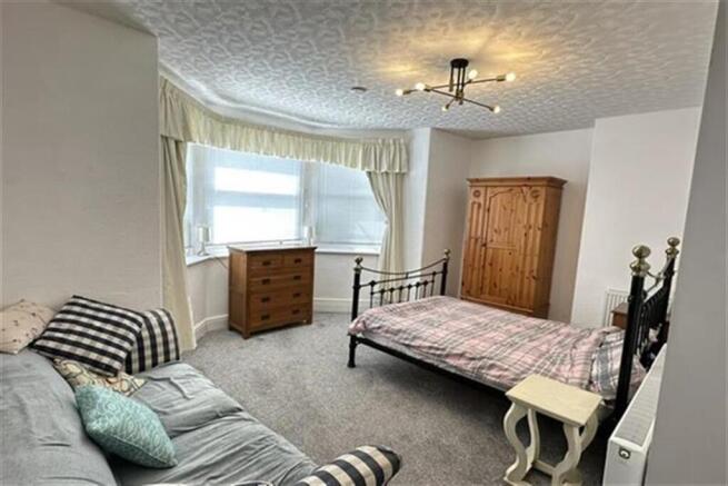 2 bed Flat for sale Image 11