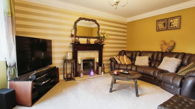 4 bed Detached for sale Image 7