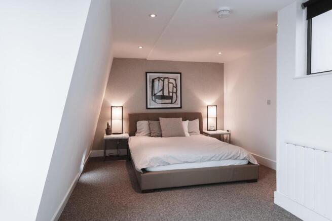 3 bed Flat to rent Image 10