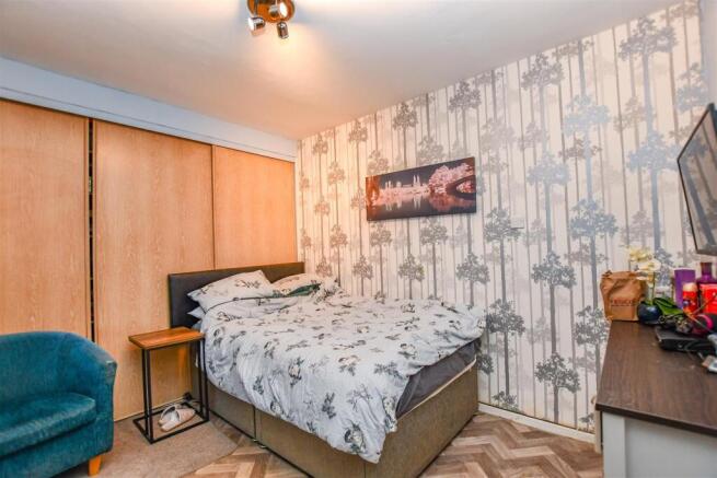 Bedroom 4.jpg