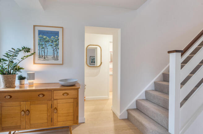 1408167-25-698618...