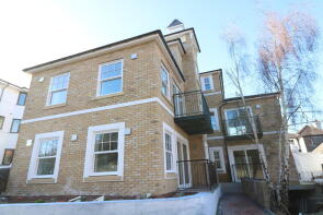 Flat 3, Old Brewery Court, Lyons Court, Dorking RH4 1AE