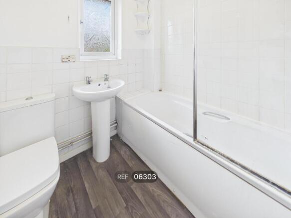 3 bed Terraced to rent Image 12