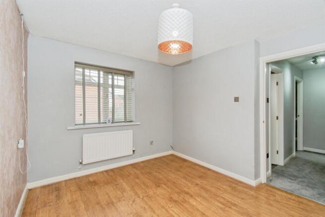 4 bed Detached for sale Image 6