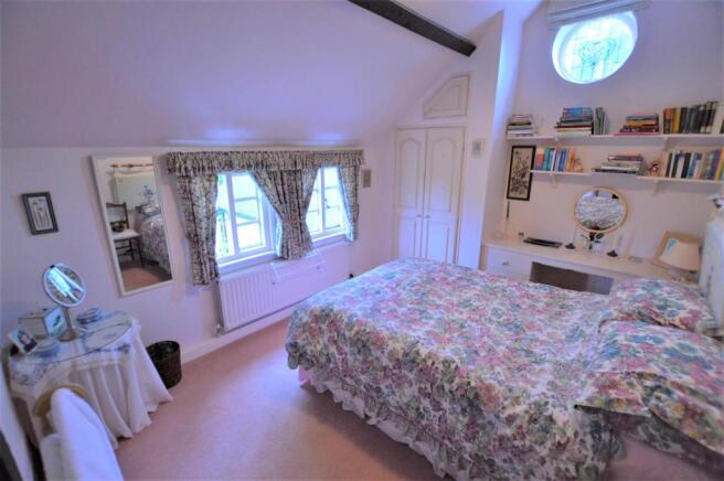 BEDROOM 2