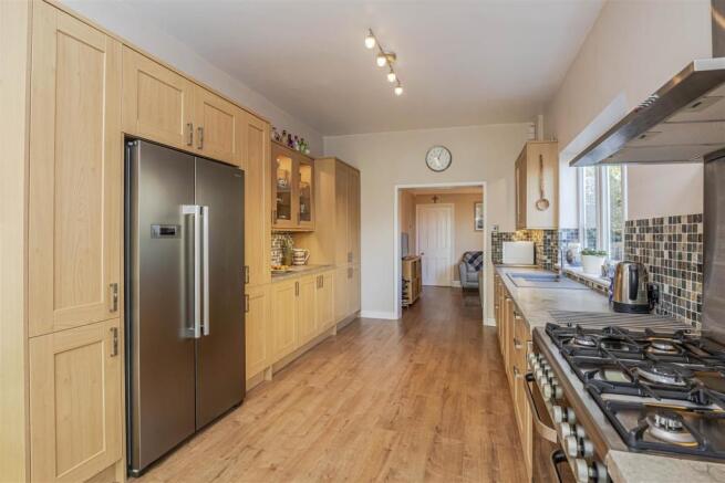 Kitchen 4 STPP7133.jpg