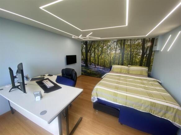 HOME OFFICE