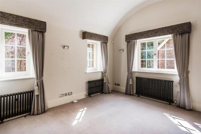 house. estate agency Albury Mansion Apartment 6