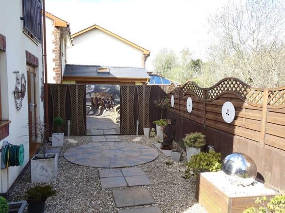 Photo 11
