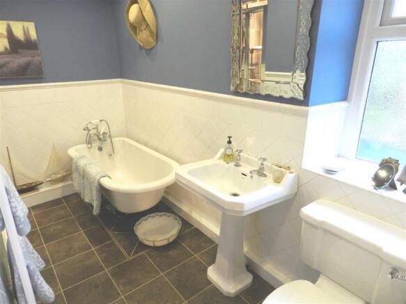 HOUSE BATHROOM
