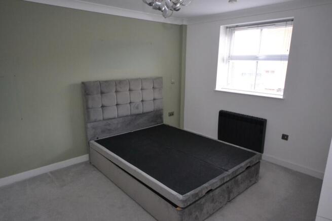 2 bed Flat for sale Image 4